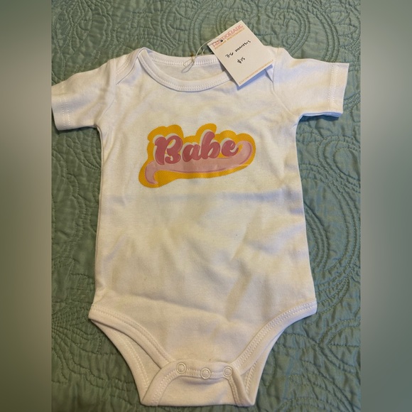 Adorable onesie - Picture 2 of 2